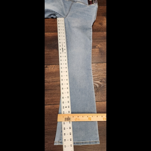 NWT Retro Crossover Flare Jeans - Picture 8 of 12